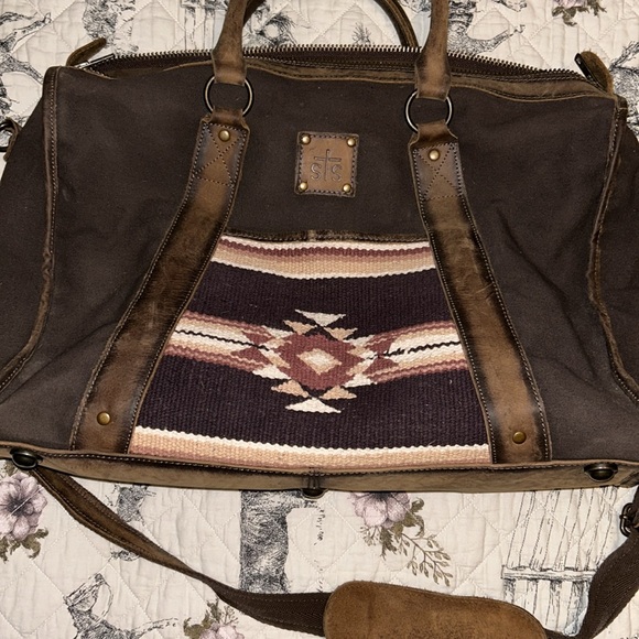STS Ranchwear Weekender Bag - Picture 2 of 5